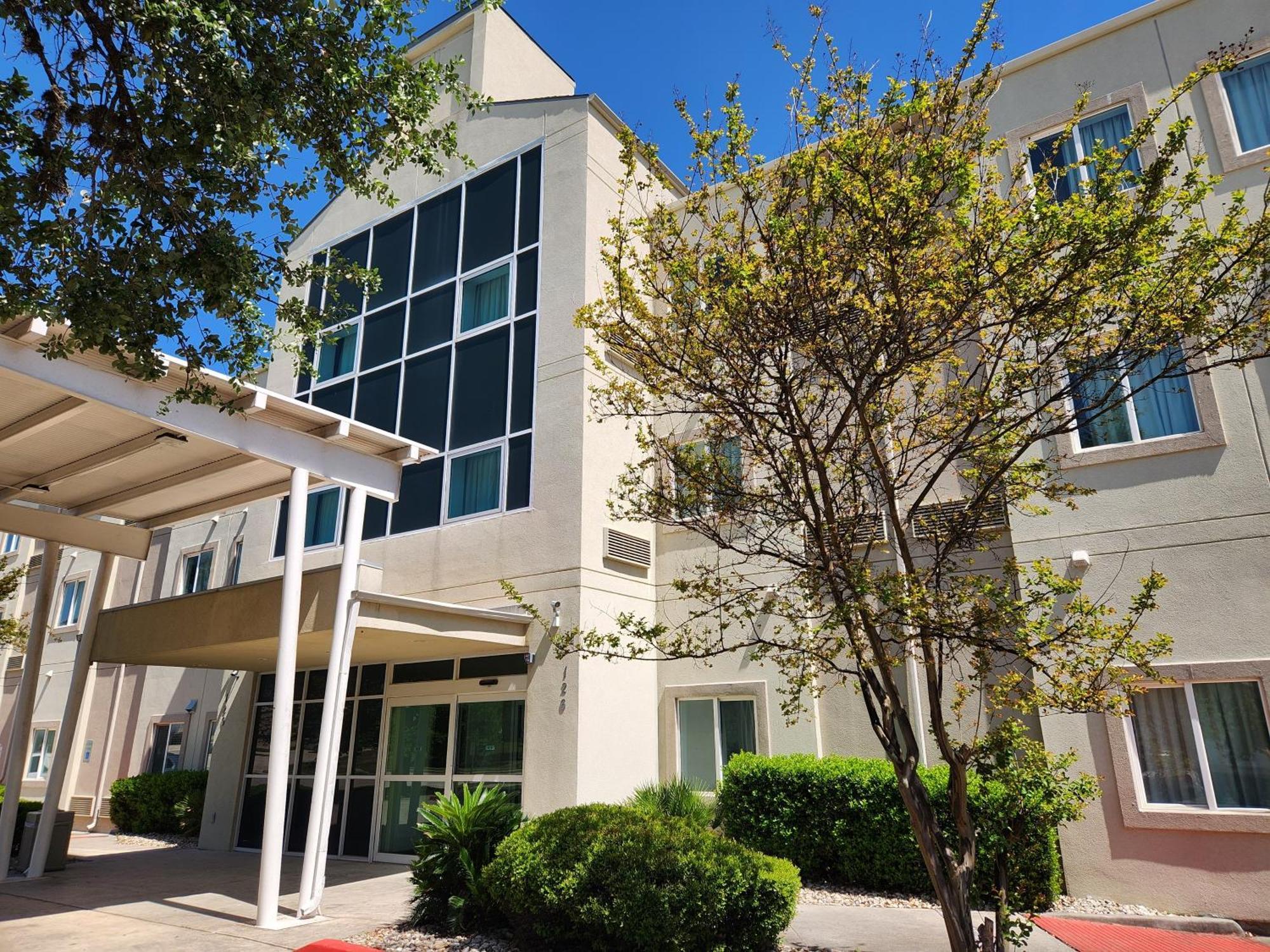 Hotel Baymont By Wyndham San Antonio Airport Exterior foto