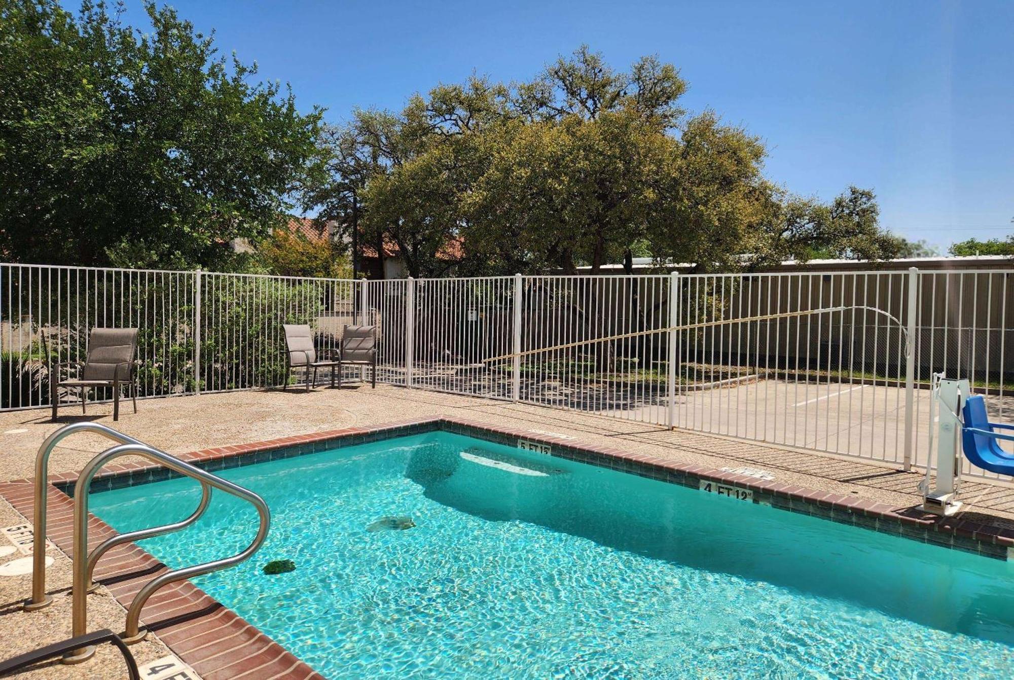Hotel Baymont By Wyndham San Antonio Airport Exterior foto