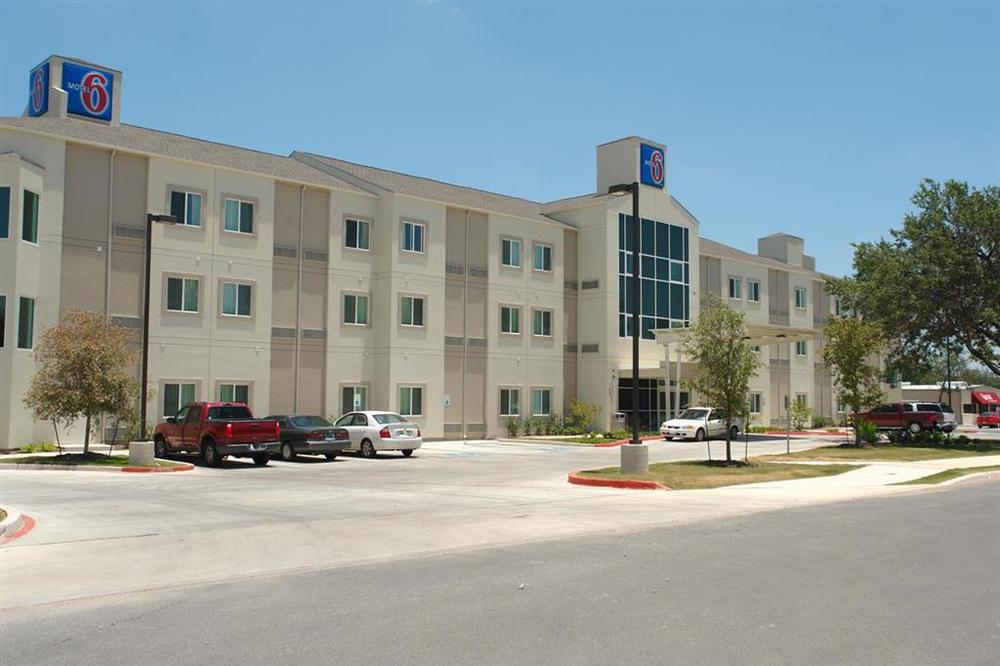 Hotel Baymont By Wyndham San Antonio Airport Exterior foto